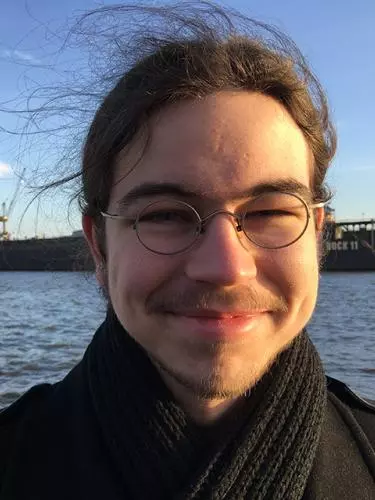 Portrait photo of Johannes Diehl