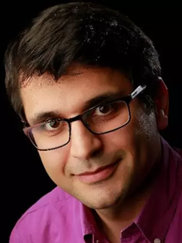 Portrait photo of Kourosh Ebrahimi