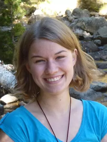 Portrait photo of Mona Wilken