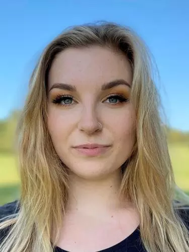 Portrait photo of Rebecca Clarke