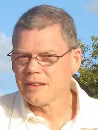 Portrait photo of Robin Proctor
