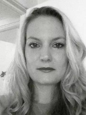 Portrait photo of Whitney Kellett