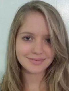 Portrait photo of Zoe O'Shea